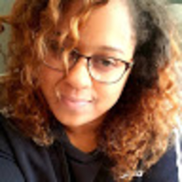 Meet your Posher, Danielle - Picture 1 of 1